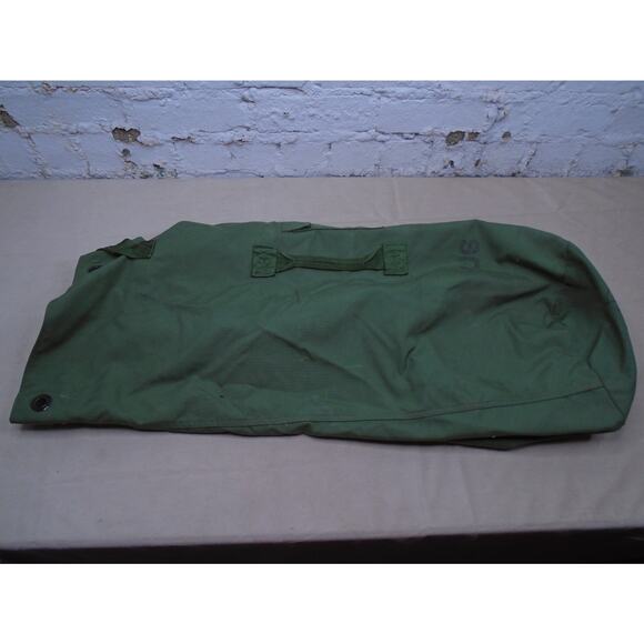 GENUINE US MILITARY SEABAG DUFFLE BAG. DURABLE WELL MADE PRE OWNED USED SURPLUS - Picture 1 of 12